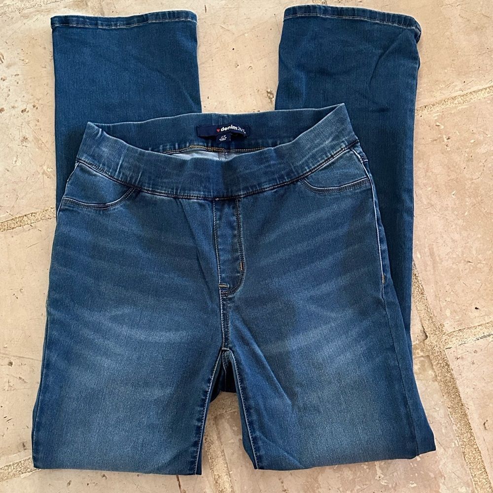 NWOT ❤️ Denim 24/7 pull on jeans.